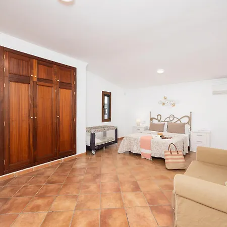 Thomas Villa Corralejo